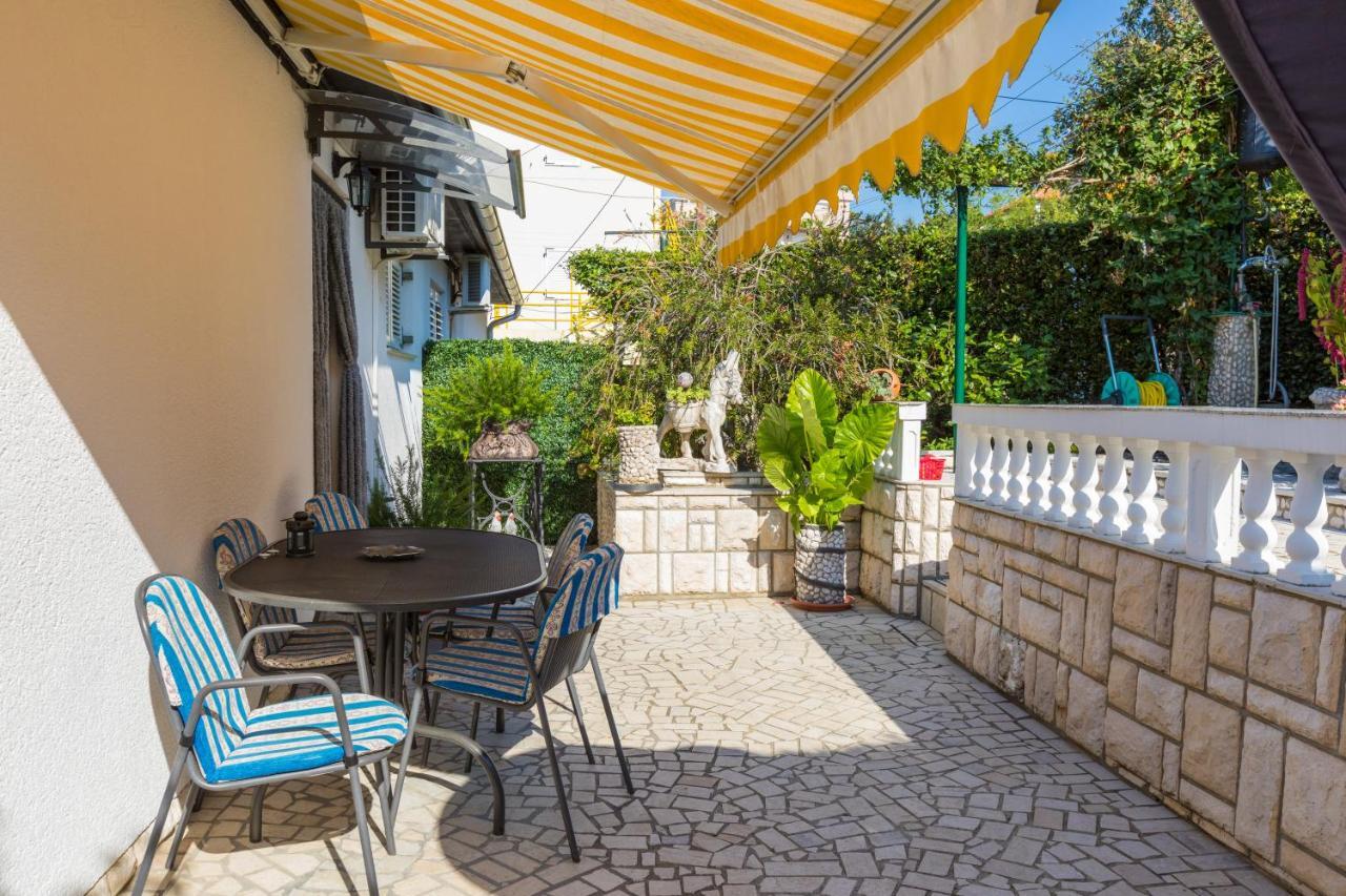 Apartman Mladenka Dramalj Ngoại thất bức ảnh